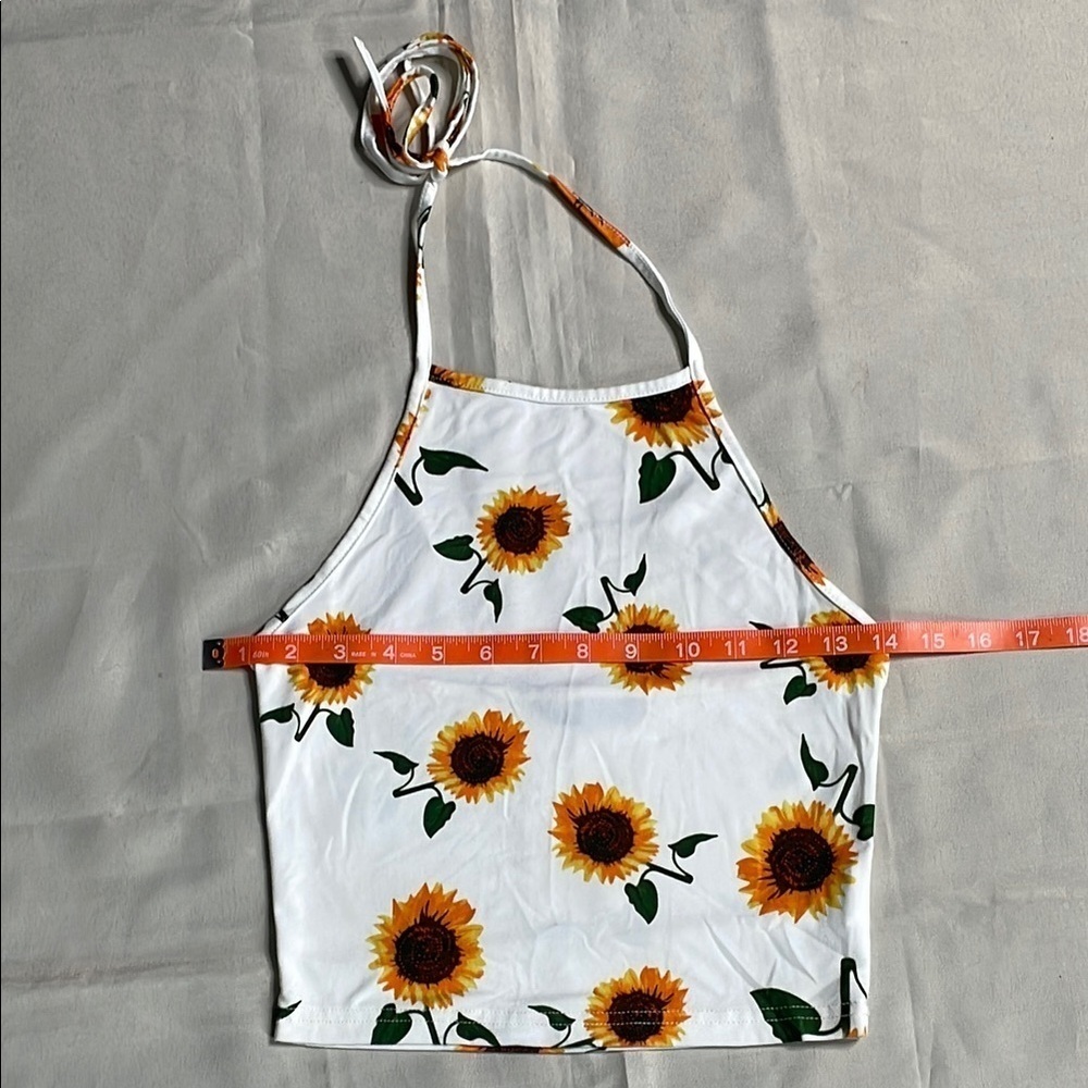SHEIN Sunflower Print Halter Top White - Picture 5 of 9
